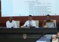 Sekdaprov Kalimantan Selatan, HM Syarifuddin saat memimpin rapat internal antara Forum Koordinasi Pimpinan Daerah (Forkopimda) Kalsel dengan Driver Online Kalsel Bersatu (DOKB) Kalsel sebagai perwakilan Ojek Online di Kalsel, di Banjarbaru