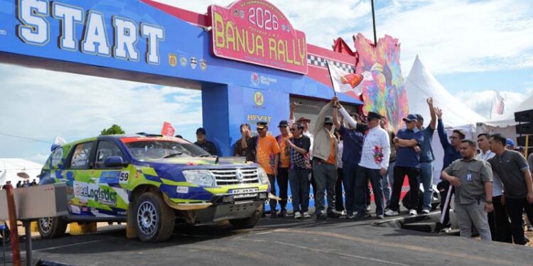 Gubernur Kalimantan Selatan, H Muhidin buka Banua Rally 2026 seri pembuka Putaran 1 dan 2 Kejuaraan Nasional (Kejurnas) Rally Indonesia, di kawasan Food Village Citra Mitra City, Palam, Banjarbaru