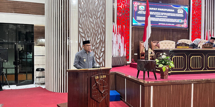WABUP Bupati Kotabaru Syairi Mukhlis saat menyampaikan laporan.