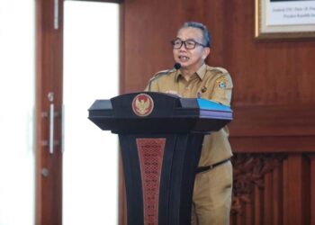 Sekdaprov Kalimantan Selatan, HM Syarifuddin saat menyampaikan sambutan tertulis Gubernur Kalsel pada pembukaan sosialisasi Program Pemanfaatan Hasil Kelola Dana Abadi Kebudayaan Tahun 2026