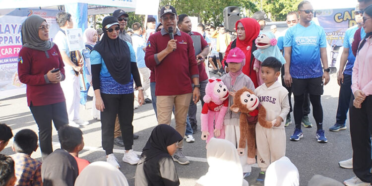 WABUP Kotabaru Syairi Mukhlis saat membuka kegiatan SIAGA di kawasan Car Free Day.