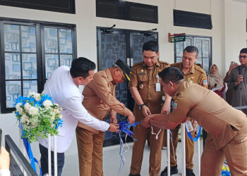 BUPATI Kotabaru H Muhammad Rusli memoting pita peresemian ruangan pelayanan kemoterapi baru di ruangan sitotoksik RSUD Pangeran Jaya Sumitra.