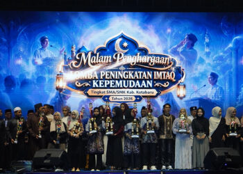 PARA pemenang Lomba Peningkatan Imtaq Kepemudaan Kabupaten Kotabaru berfoto bersama.
