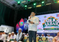 WABUP Kotabaru Syairi Mukhlis saat membuka kegiatan tabligh akbar di Siring Laut, Jumat (5/6) malam.