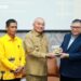 GUBERNUR Kalimantan Selatan H Muhidin menyerahkan cinderamata kepada Jaksa Agung Muda Perdata dan Tata Usaha Negara (Jamatun) Dr R Narendra Jatna, di sela seminar Academic Engagement dalam rangka pembentukan Adhyaksa Chamber tahun 2026 di ULM.