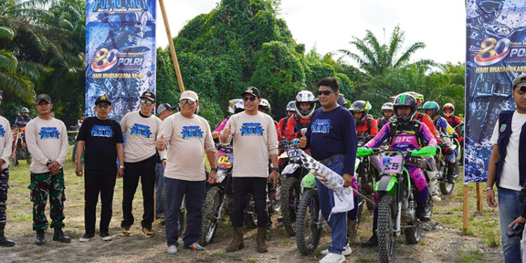 Ratusan Rider Ramaikan Trabas Explore Pulau Laut