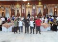 Wakil Gubernur (Wagub) Kalimantan Selatan, Hasnuryadi Sulaiman berfoto bersama usai pelantikan pengurus provinsi (Pengprov) Perkumpulan Sambo Indonesia (PERSAMBI) Kalsel masa bakti 2026-2030 di Banjarmasin