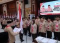 Ketua Majelis Pembimbing Daerah (Mabida) Gerakan Pramuka Provinsi Kalimantan Selatan, H Muhidin saat melantik Ketua Kwarda Gerakan Pramuka Kalsel, Hj Fathul Jannah Muhidin dan pengurus lainnya di Banjarmasin
