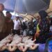 Gubernur Kalimantan Selatan, H Muhidin didampingi Bupati Hulu Sungai Tengah (HST) Samsul Rizal saat meninjau langsung Pasar Keramat Barabai, Kabupaten HST dan melakukan pengecekan langsung harga kebutuhan bahan pokok pangan pasar tradisional itu
