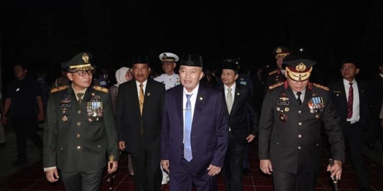 Gubernur Kalimantan Selatan, H Muhidin bersama Wakil Gubernur (Wagub), H Hasnuryadi Sulaiman dan pejabat Forkopimda Kalsel saat akan mengikuti ziarah nasional dan renungan suci dalam rangka memperingati HUT ke-81 Republik Indonesia tahun 2026