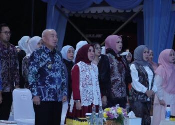GUBERNUR Kalimantan Selatan, H Muhidin dan Ketua Tim Penggerak PKK Kalsel, Hj Fathul Jannah Muhidin menghadiri penutupan Kalsel Expo 2026.