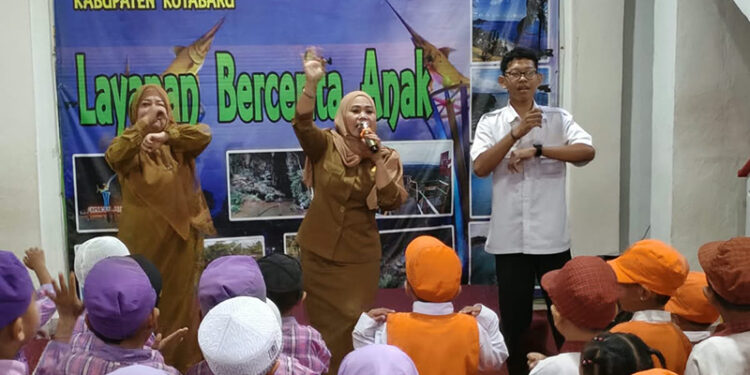 Upaya Kenalkan Literasi ke Anak Lewat Cerita