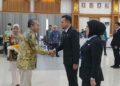 Sekdaprov Kalimantan Selatan, HM Syarifuddin saat melepas tanda peserta pelatihan kepemimpinan administrator (PKA) angkatan III tahun 2026, lingkup Provinsi, Kabupaten dan Kota serta instansi vertikal di Kalsel